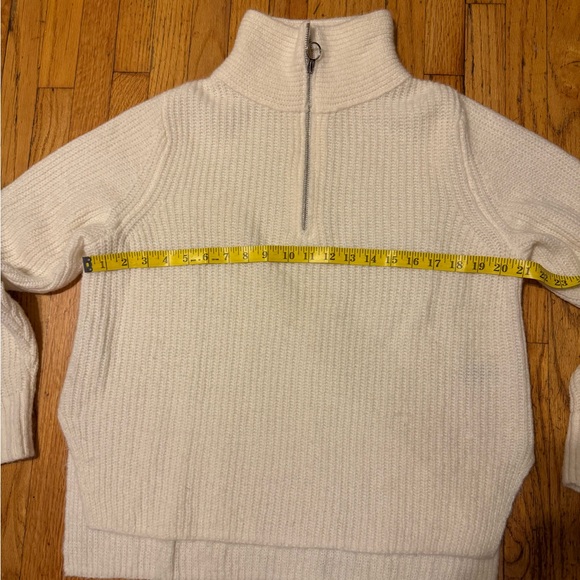 Gap winter wool mix sweater size M in like new condition - Picture 4 of 8